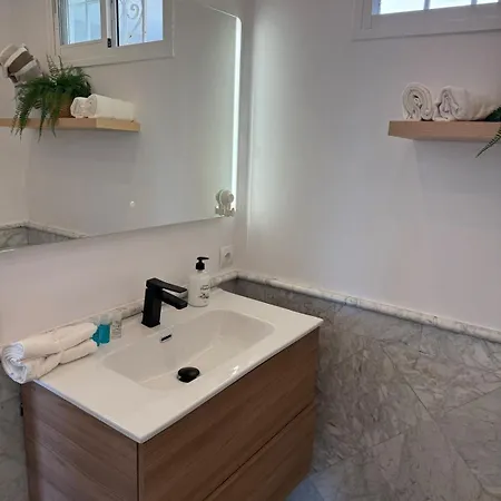 View And Pool Apartment