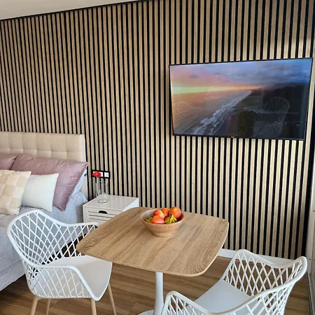 View And Pool Apartment *